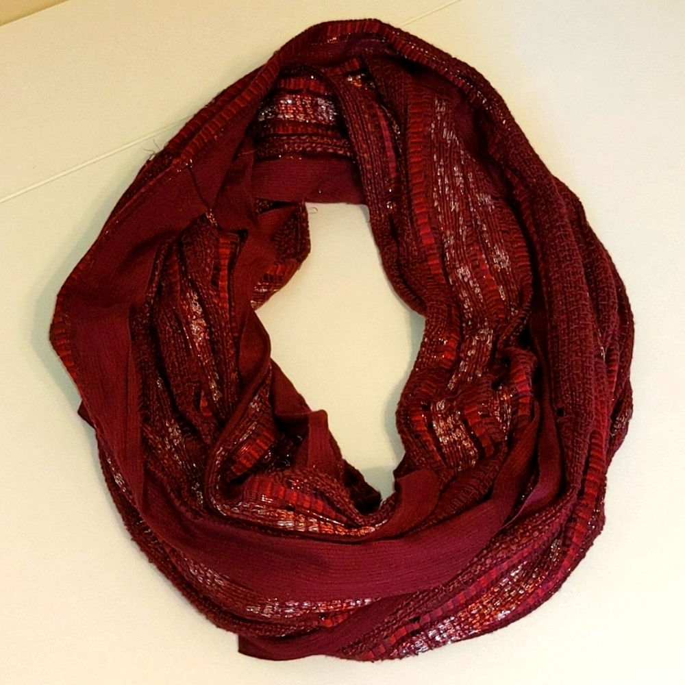 Infinity scarf, maroon color